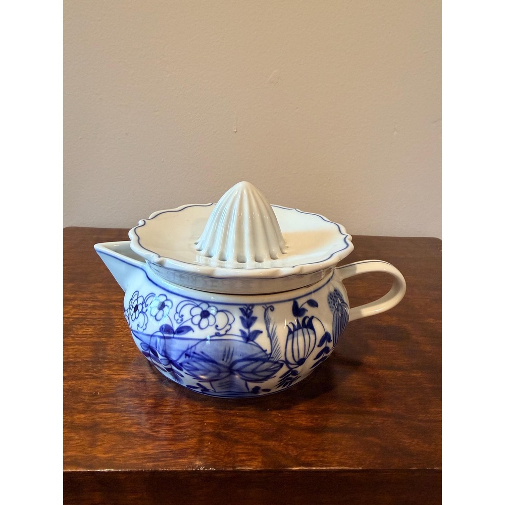 Vintage Mid-Century Japanese Blue Onion Porcelain Citrus Juicer Reamer Pitcher